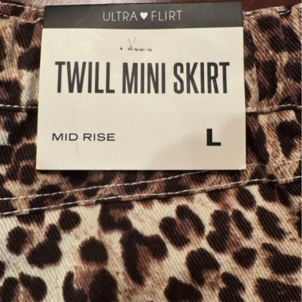 NWT Ultra Flirt Twill Mini Skirt Leopard Print Size Large